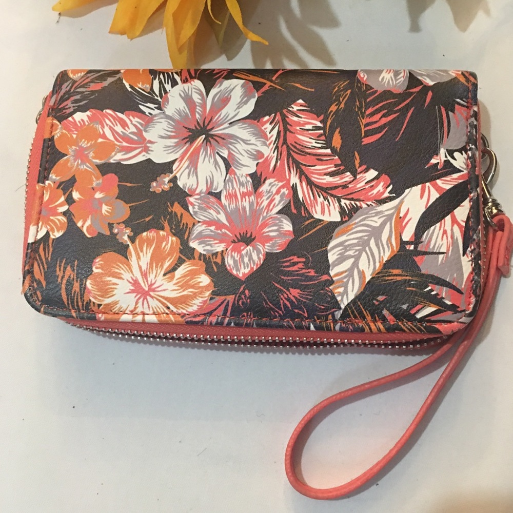 Wild Fable iPhone 6 Wallet - Picture 1 of 8